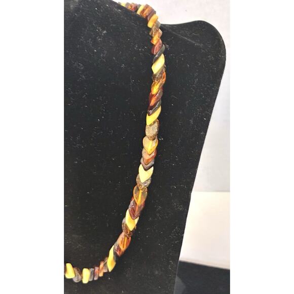 Genuine Baltic Amber Necklace – Honey & Cherry Snake-Motif - Picture 5 of 9